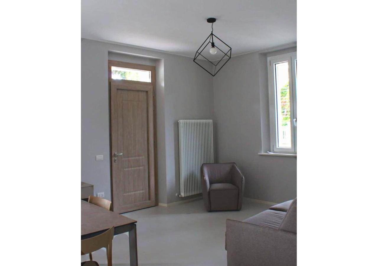Delizioso Appartamento In Villa Al Mare Pesaro Luaran gambar