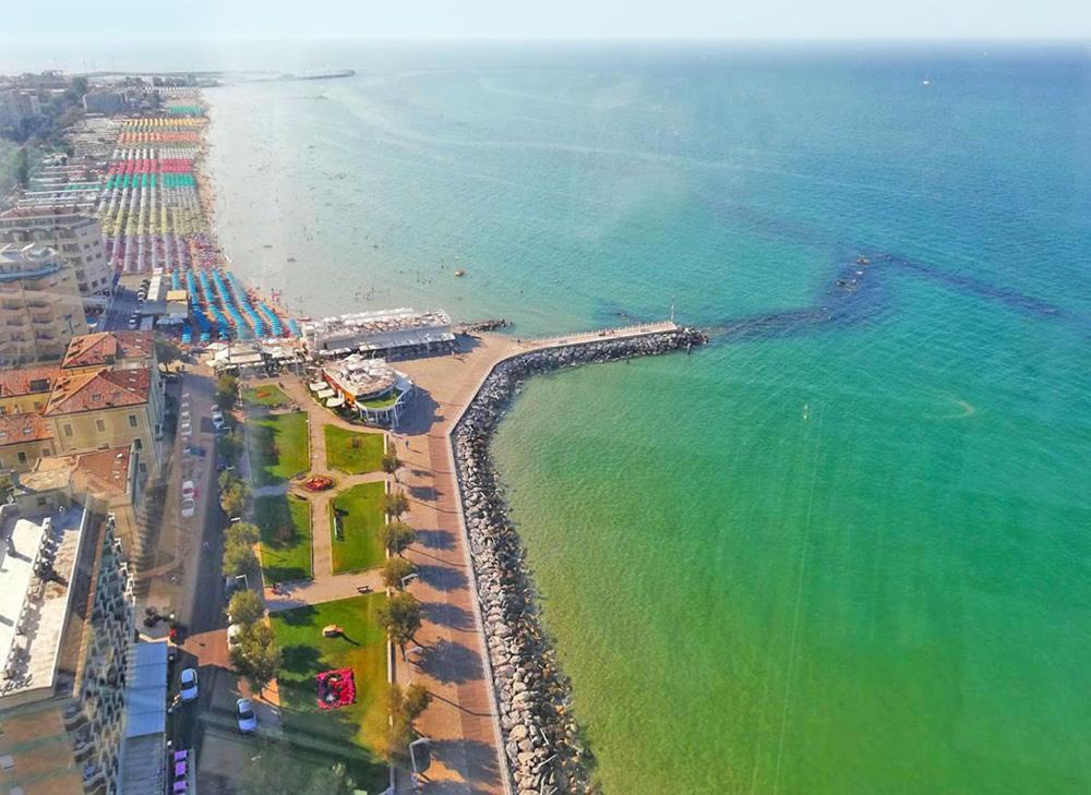 Delizioso Appartamento In Villa Al Mare Pesaro Luaran gambar